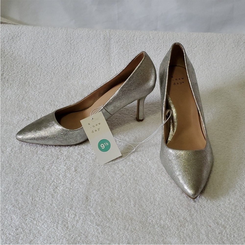 a new day Silver Heels - Picture 2 of 3
